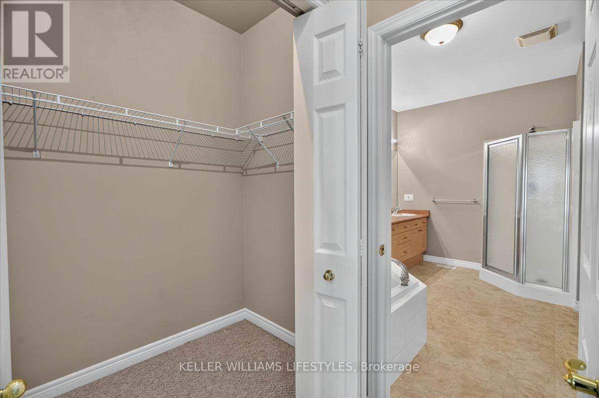 #20 1574 RICHMOND STREET - 25