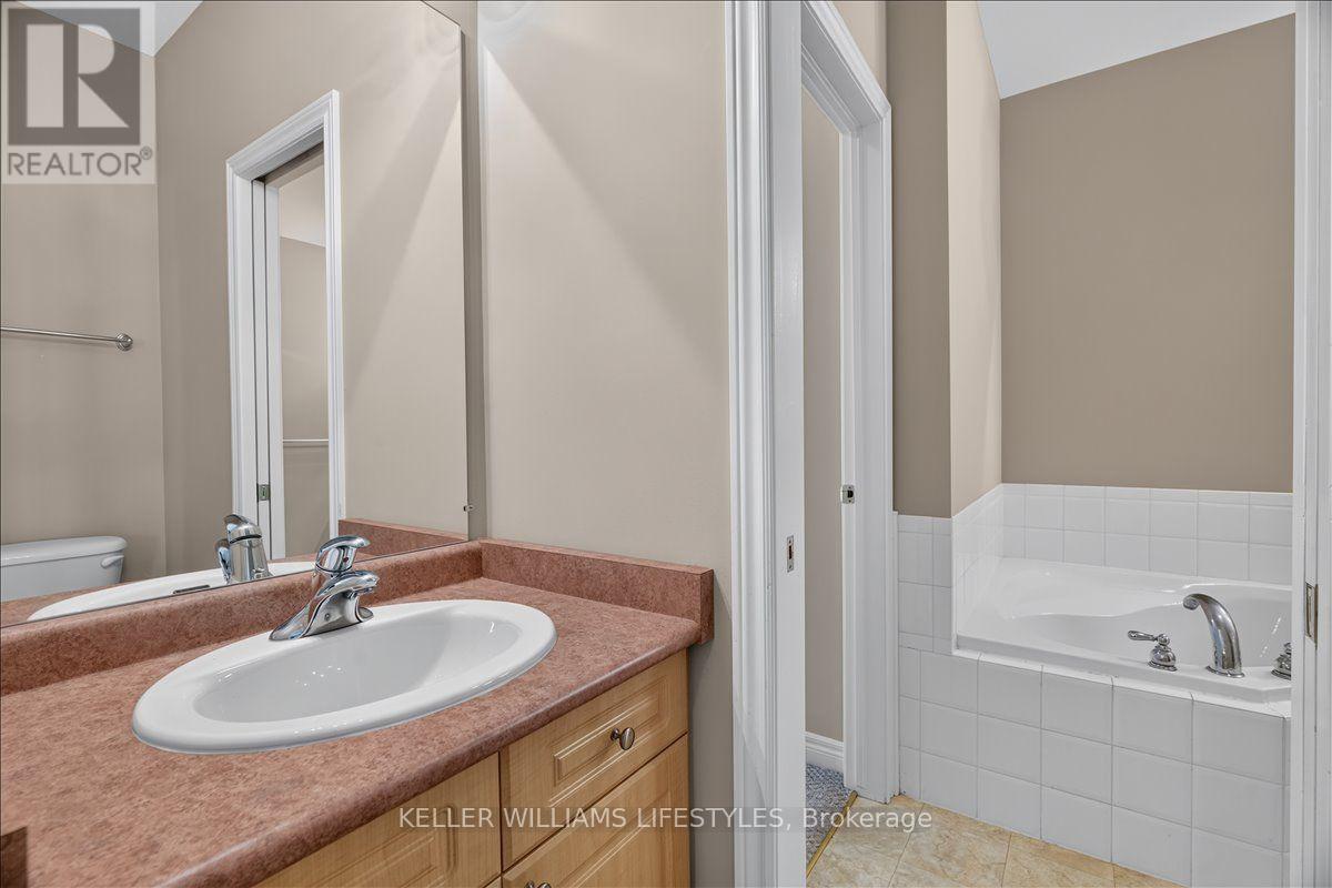 #20 1574 RICHMOND STREET - 30