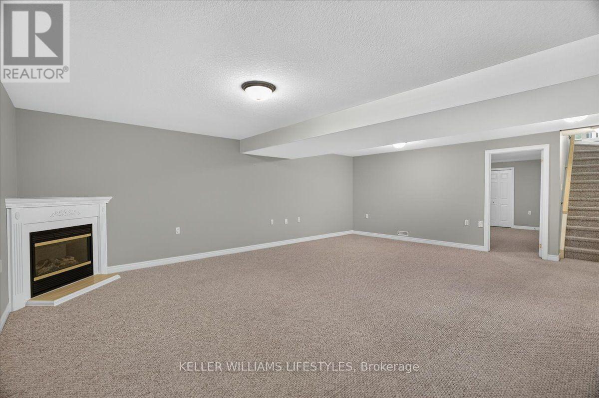 #20 1574 RICHMOND STREET - 33