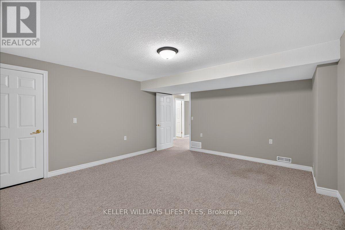 #20 1574 RICHMOND STREET - 36