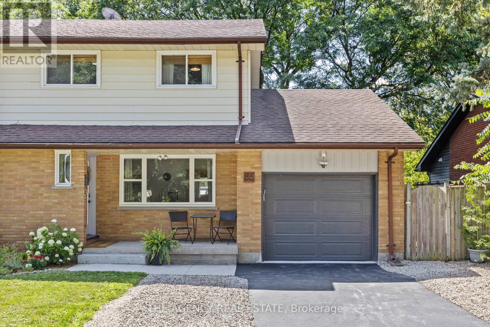 86 HAWKESBURY AVENUE - 1