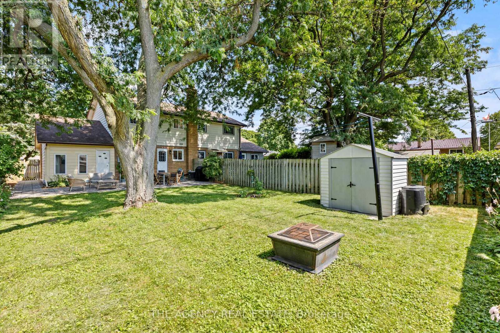 86 HAWKESBURY AVENUE - 24