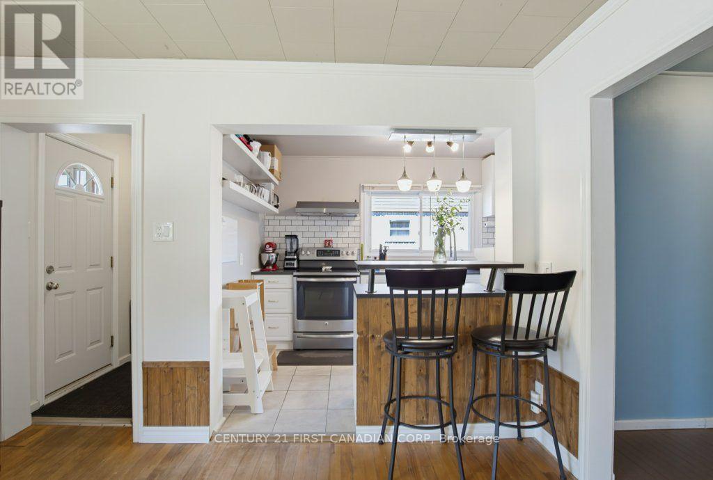 3 PARKSIDE DRIVE - 12