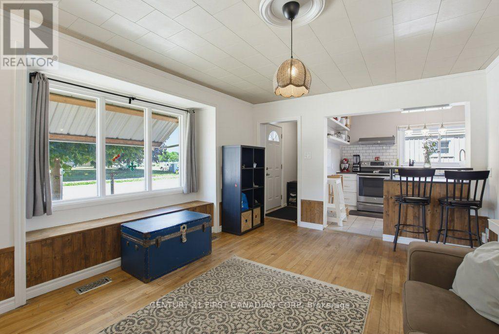 3 PARKSIDE DRIVE - 6