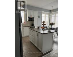 Living room - H - 57 Tayside Private, Ottawa, ON K2J2T3 Photo 6