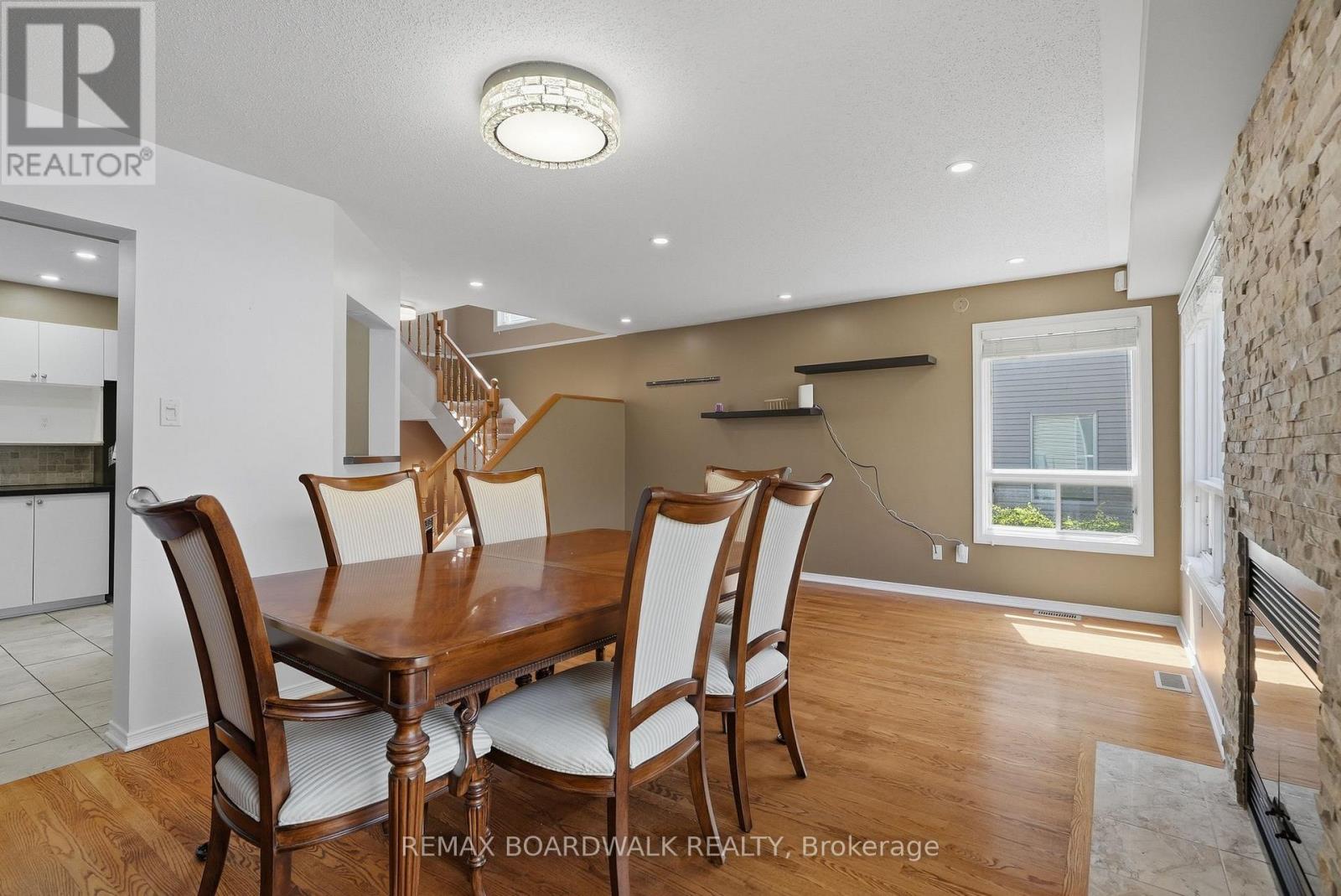 5981 PINEGLADE CRESCENT - 14