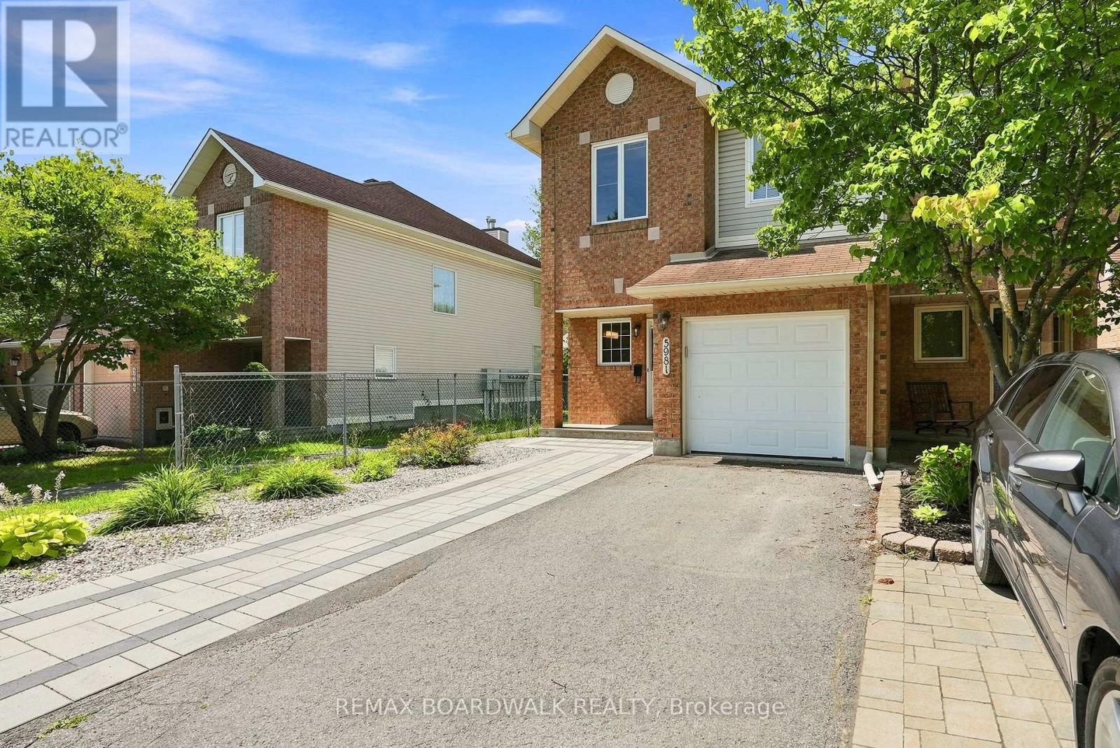 5981 PINEGLADE CRESCENT - 2