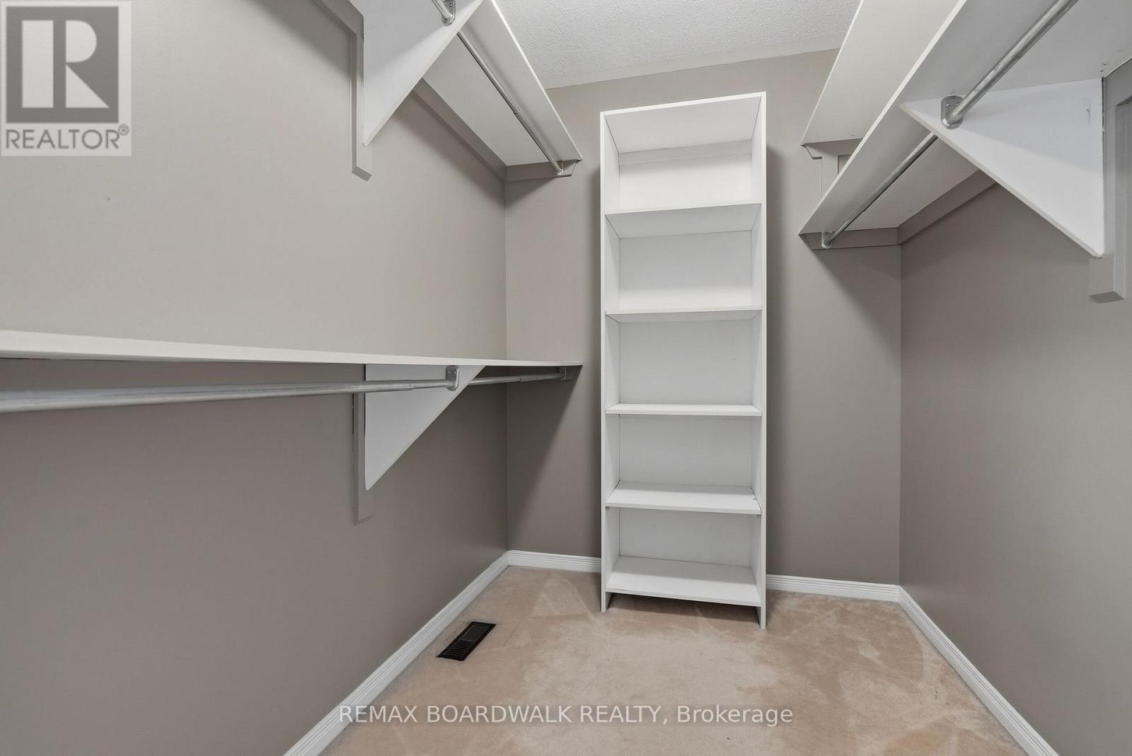 5981 PINEGLADE CRESCENT - 22