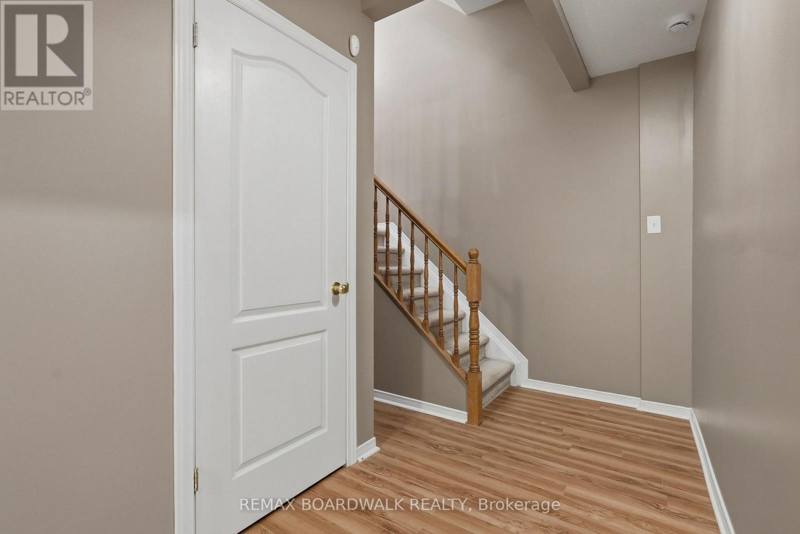 5981 PINEGLADE CRESCENT - 26