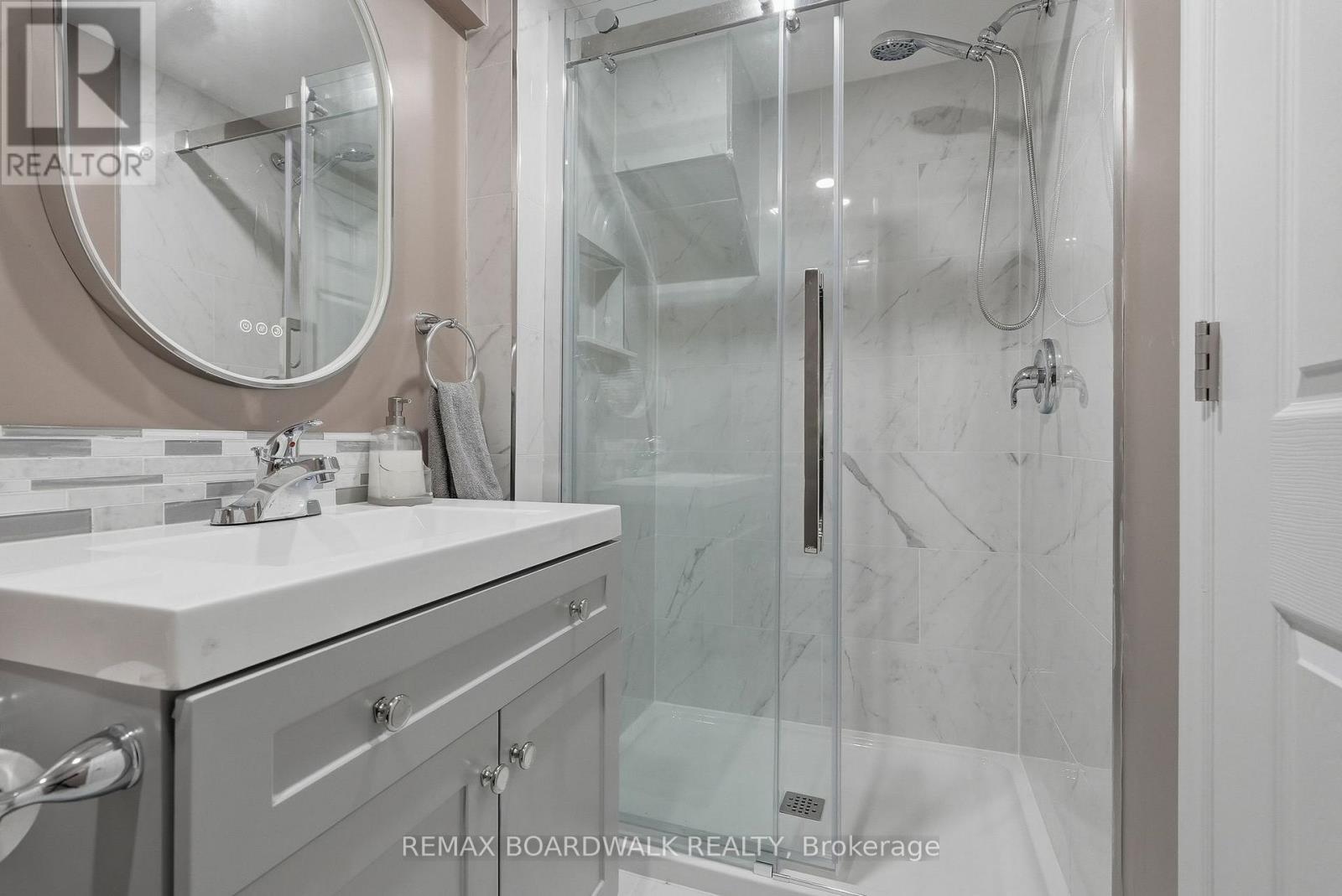 5981 PINEGLADE CRESCENT - 30
