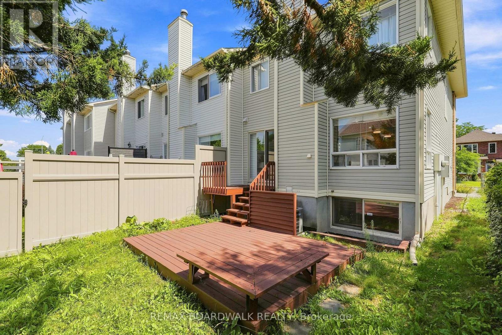 5981 PINEGLADE CRESCENT - 33