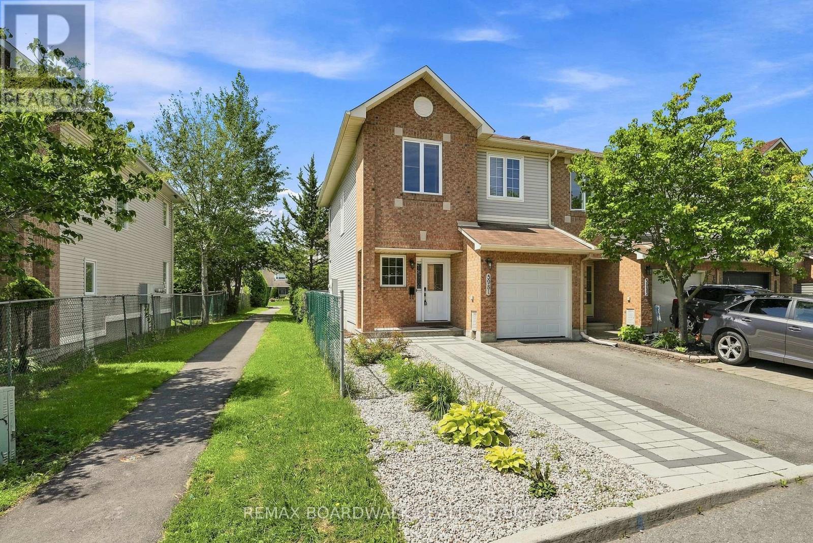 5981 PINEGLADE CRESCENT - 37