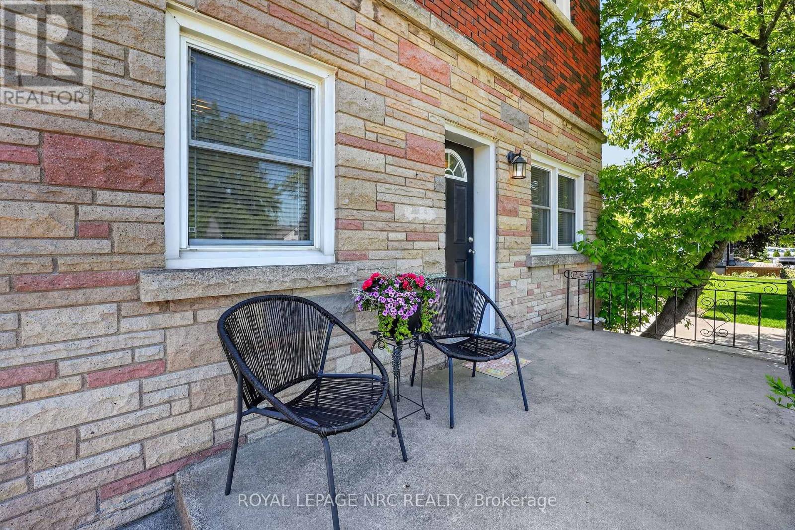 185 CATHERINE STREET - 3