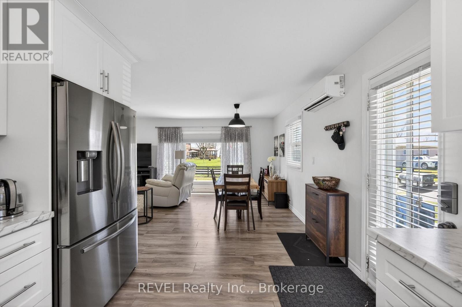 11 WALTER DRIVE - 7