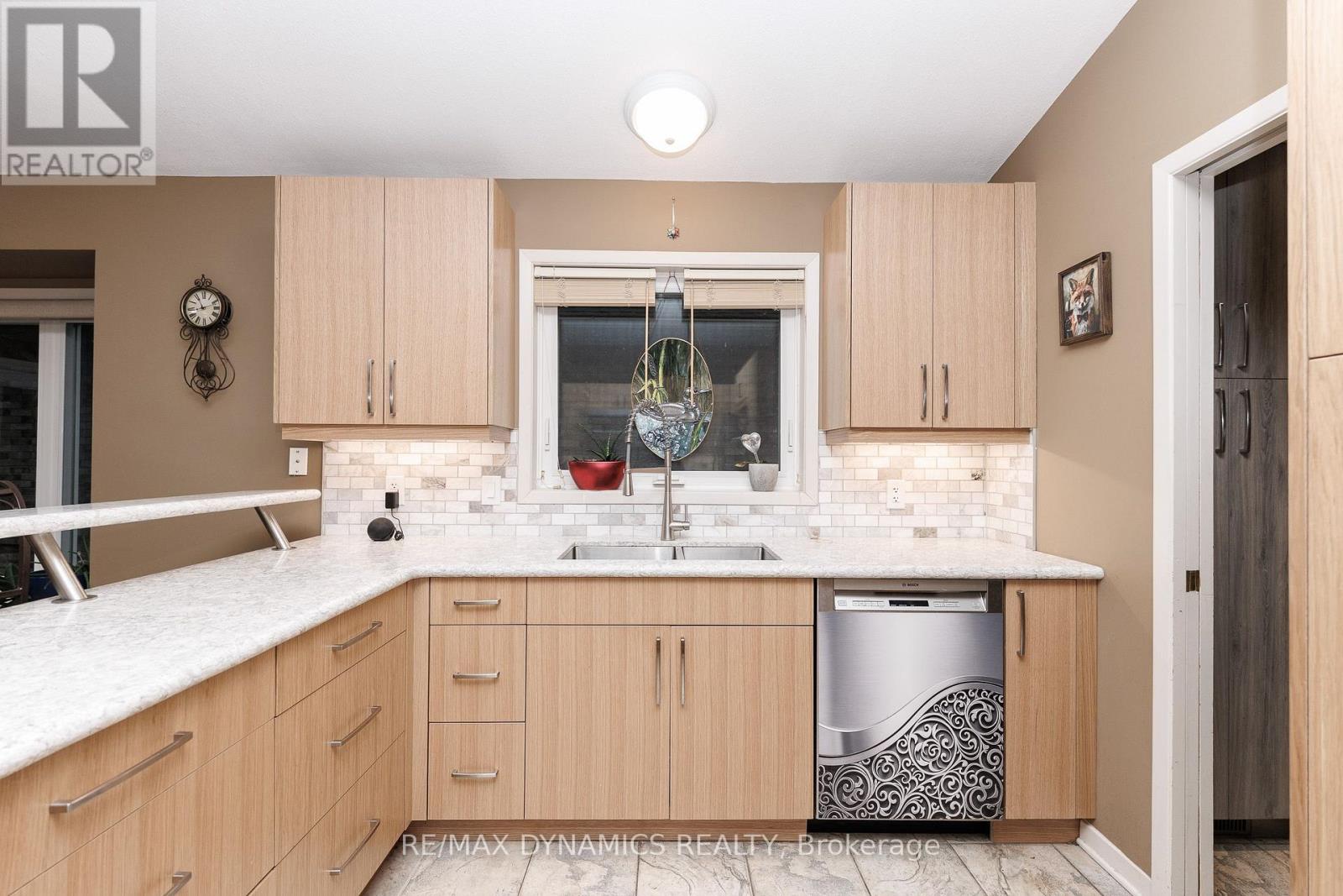 53 MOUNTAIN STREET - Image 14