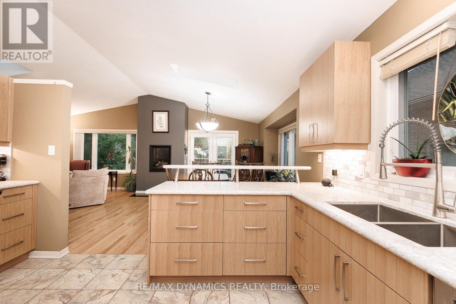53 MOUNTAIN STREET - Image 15