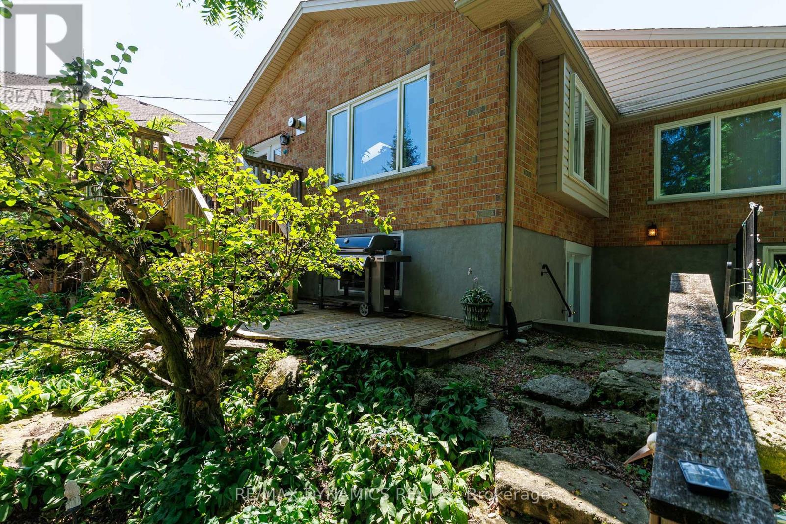 53 MOUNTAIN STREET - Image 34