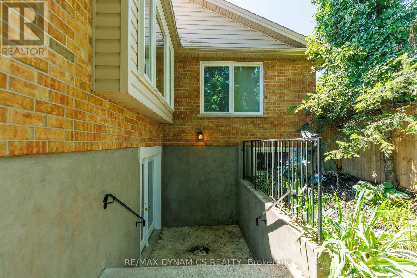 53 MOUNTAIN STREET - Image 35