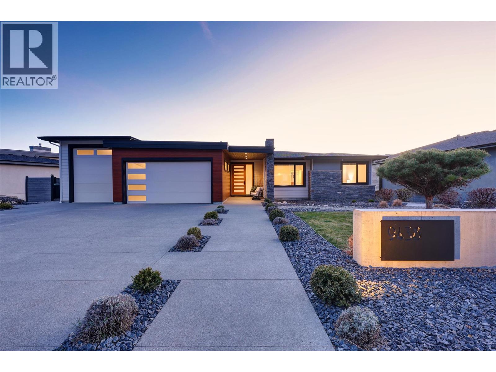 9438 Ledgestone Road, Lake Country