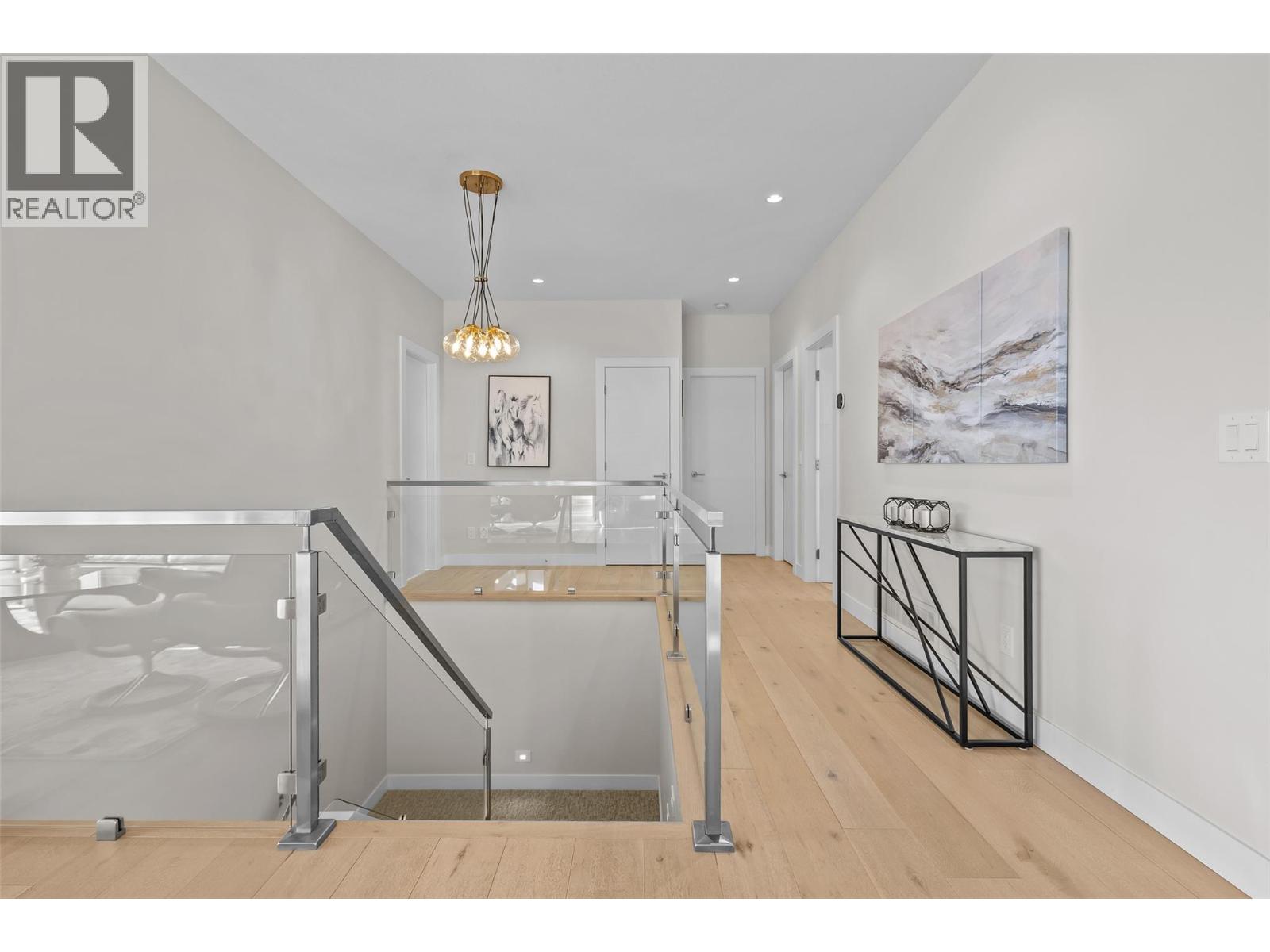 9438 Ledgestone Road, Lake Country
