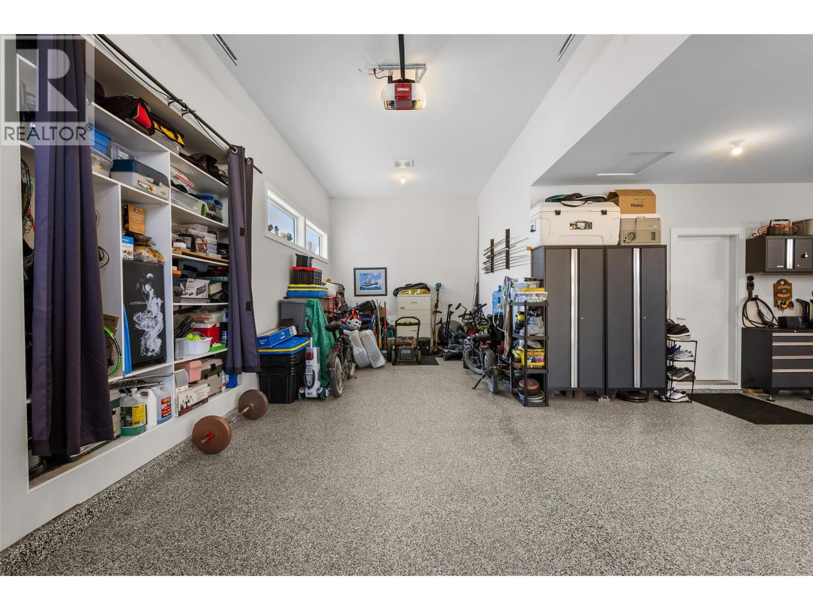 9438 Ledgestone Road, Lake Country