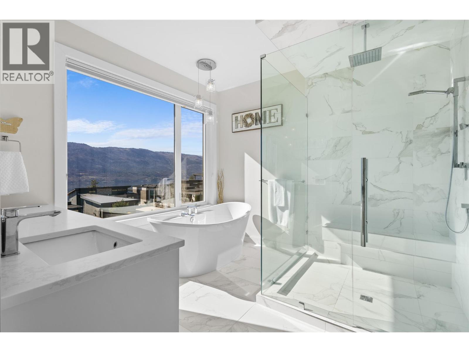 9438 Ledgestone Road, Lake Country