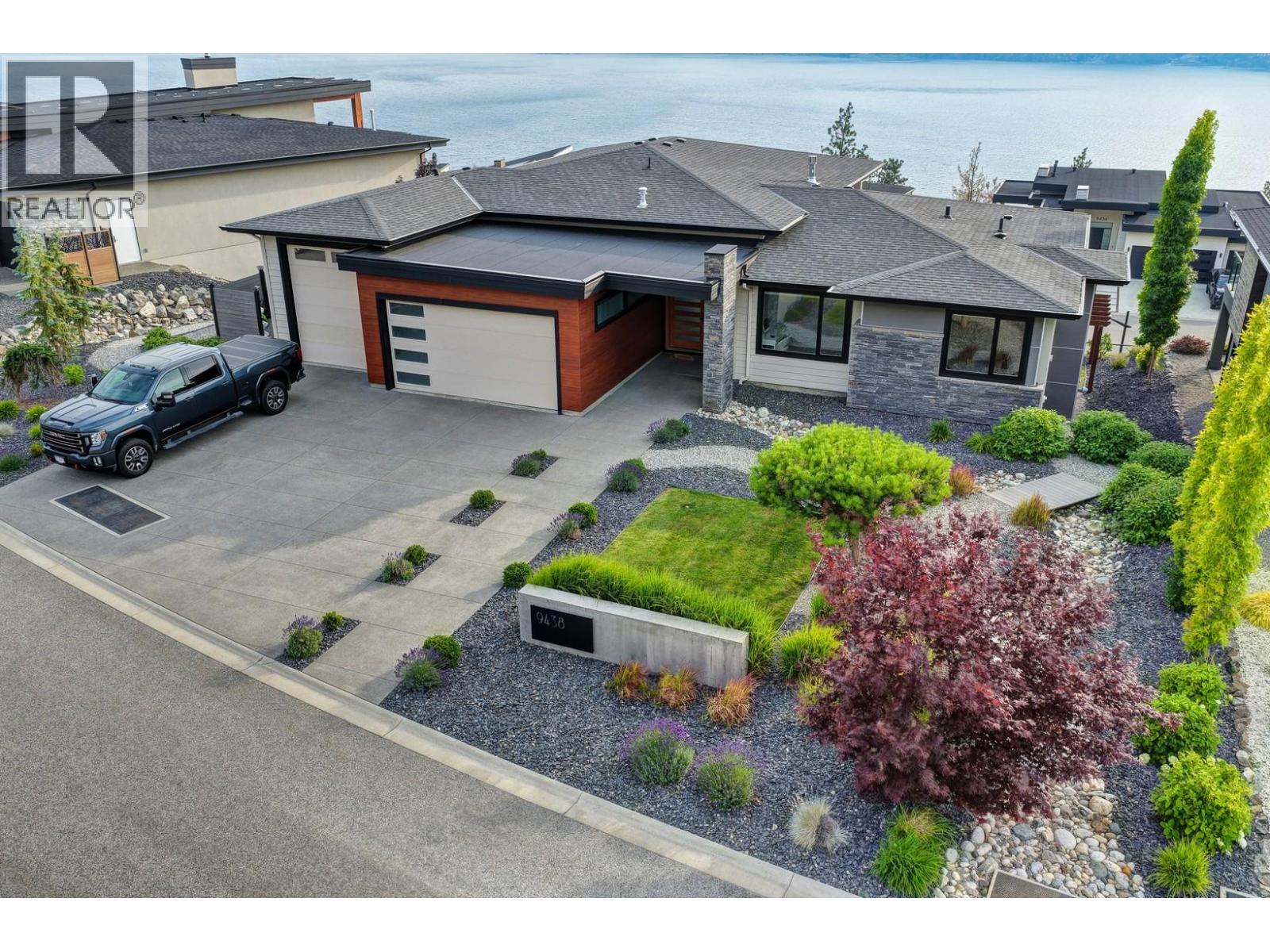 9438 Ledgestone Road, Lake Country