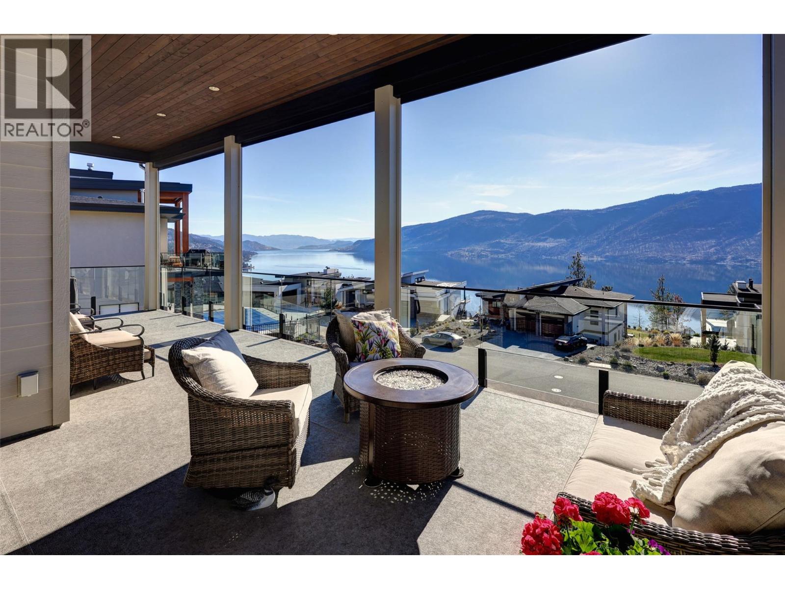 9438 Ledgestone Road, Lake Country