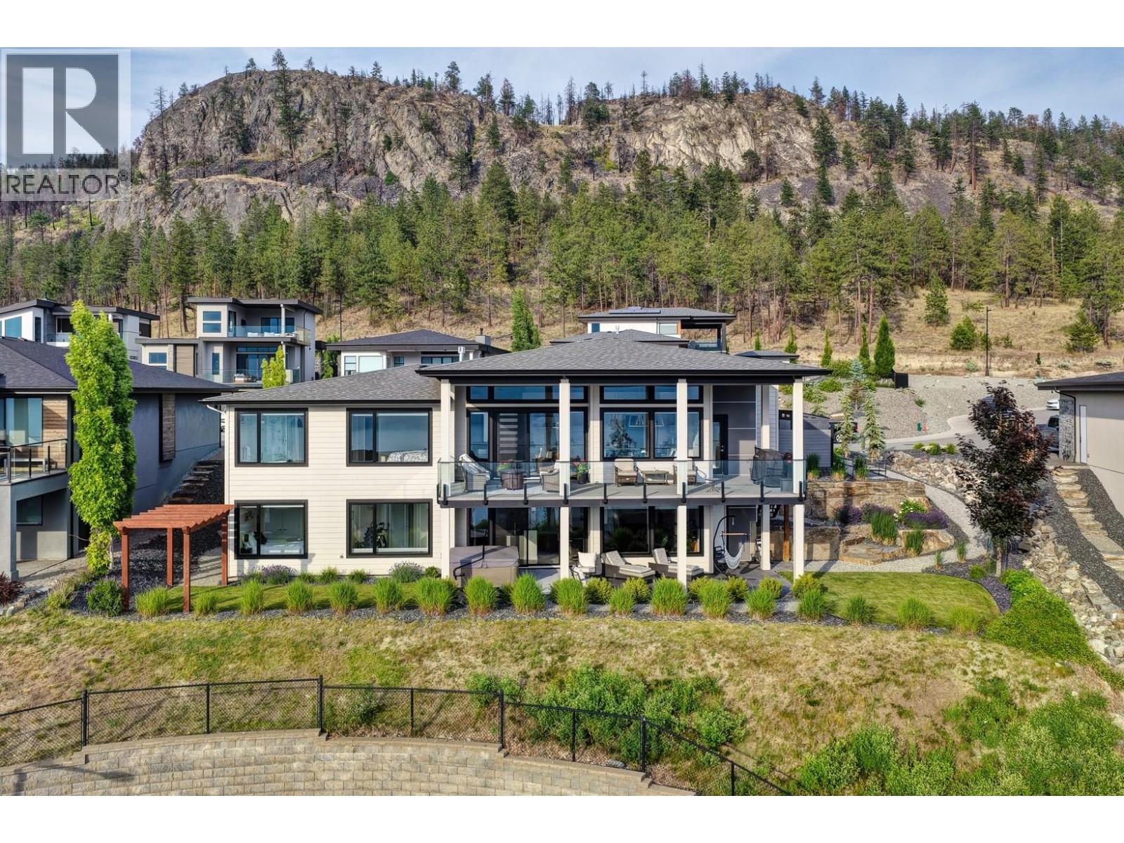 9438 Ledgestone Road, Lake Country