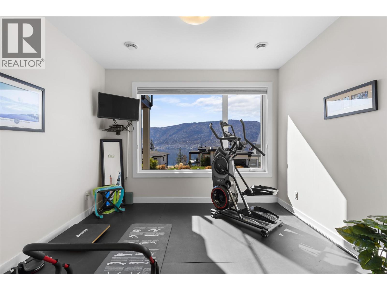 9438 Ledgestone Road, Lake Country