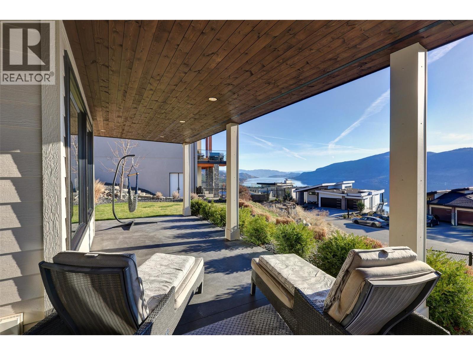 9438 Ledgestone Road, Lake Country