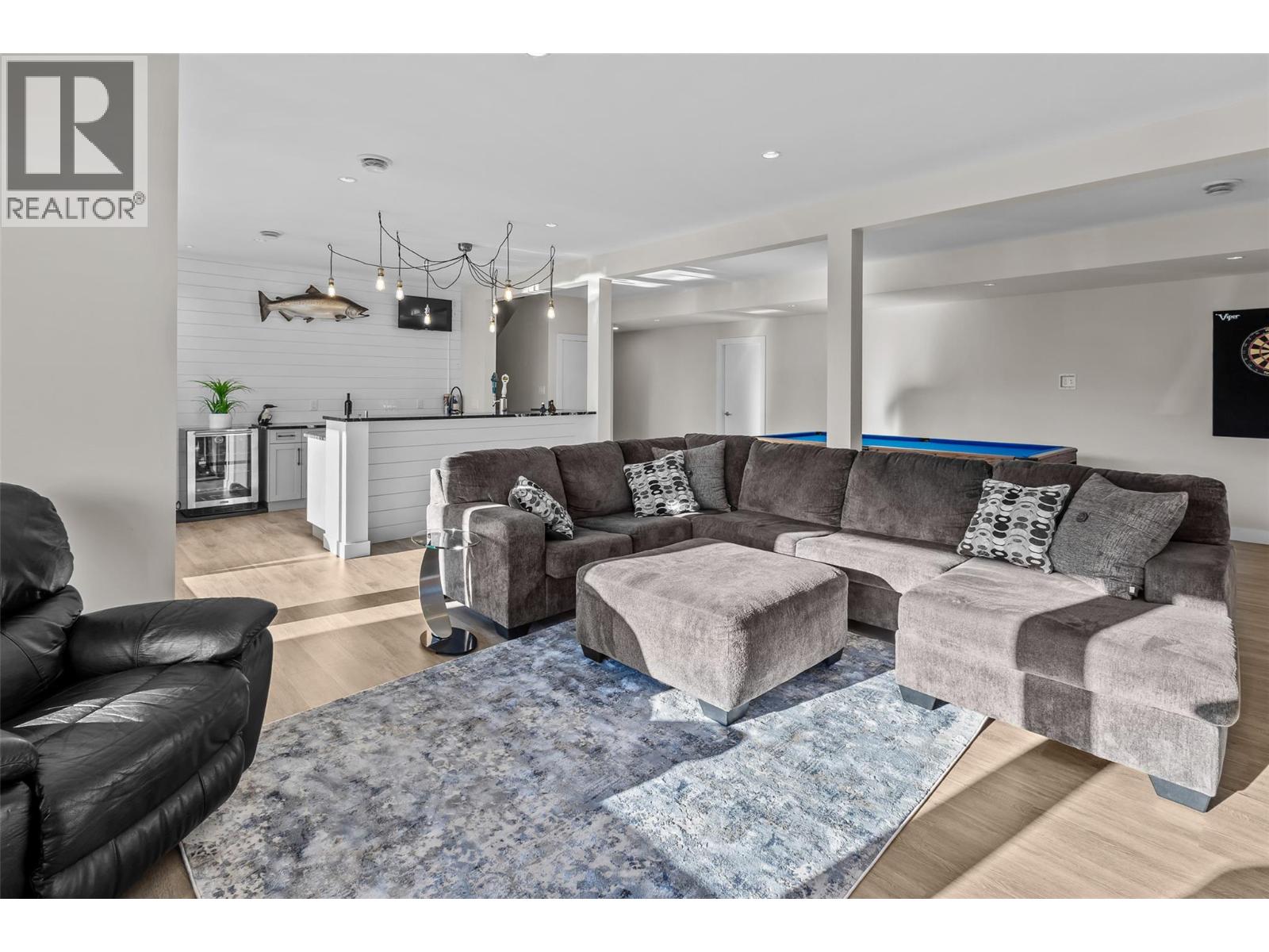 9438 Ledgestone Road, Lake Country