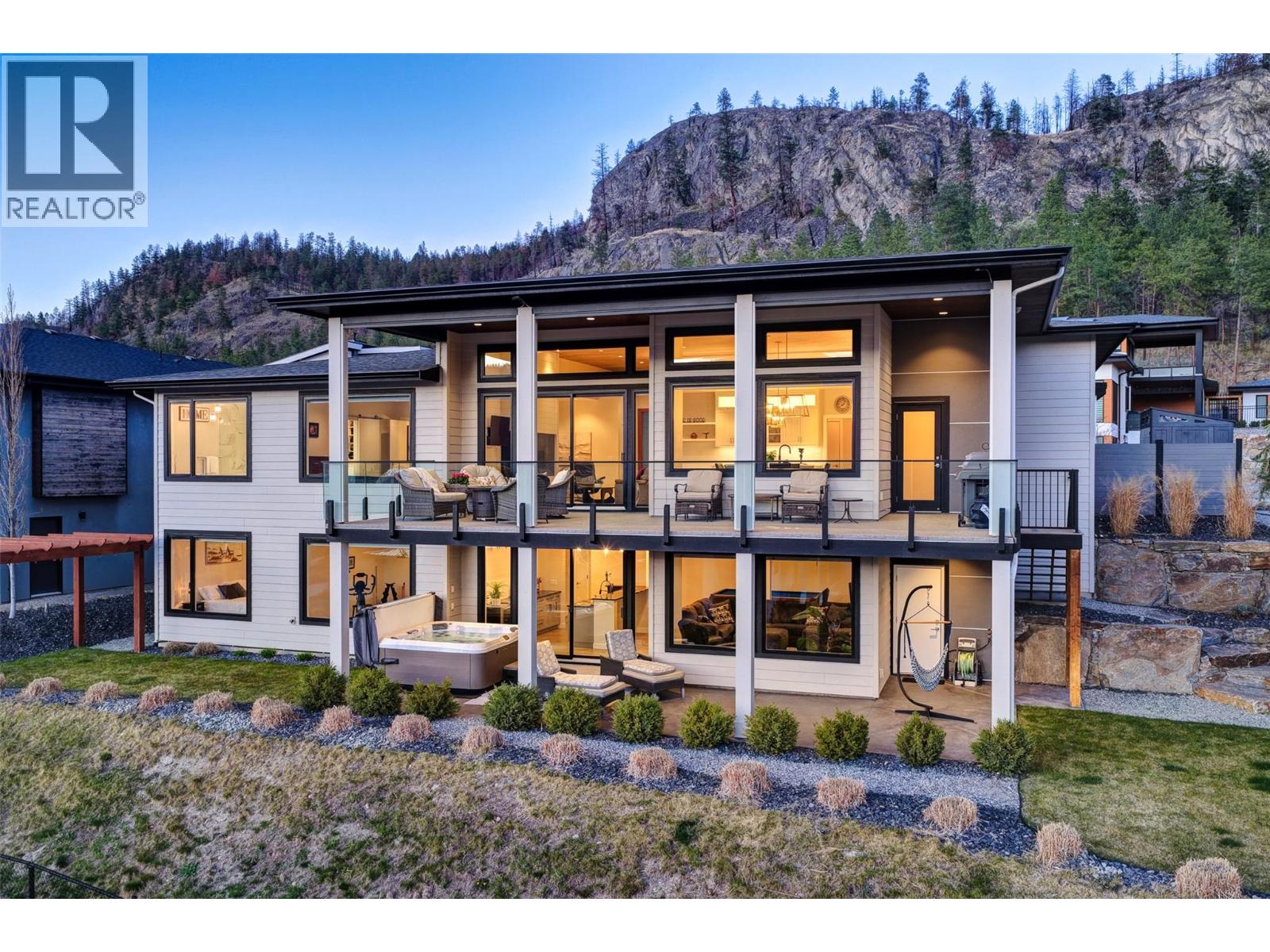 9438 Ledgestone Road, Lake Country