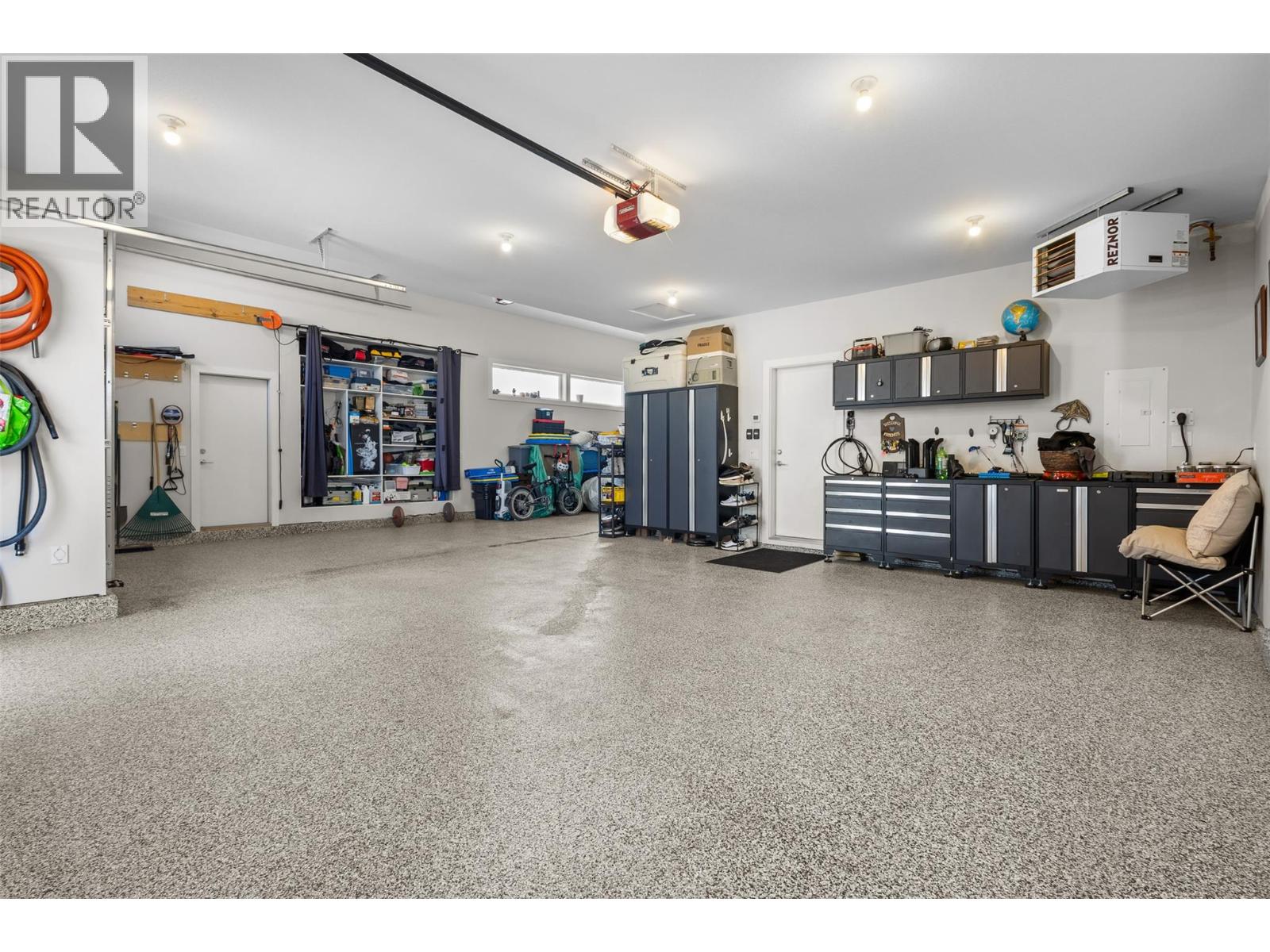 9438 Ledgestone Road, Lake Country