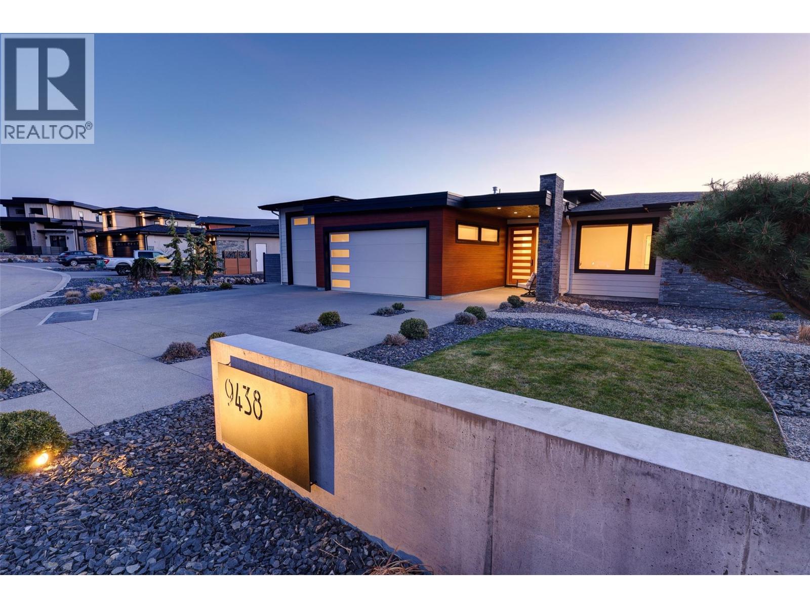 9438 Ledgestone Road, Lake Country