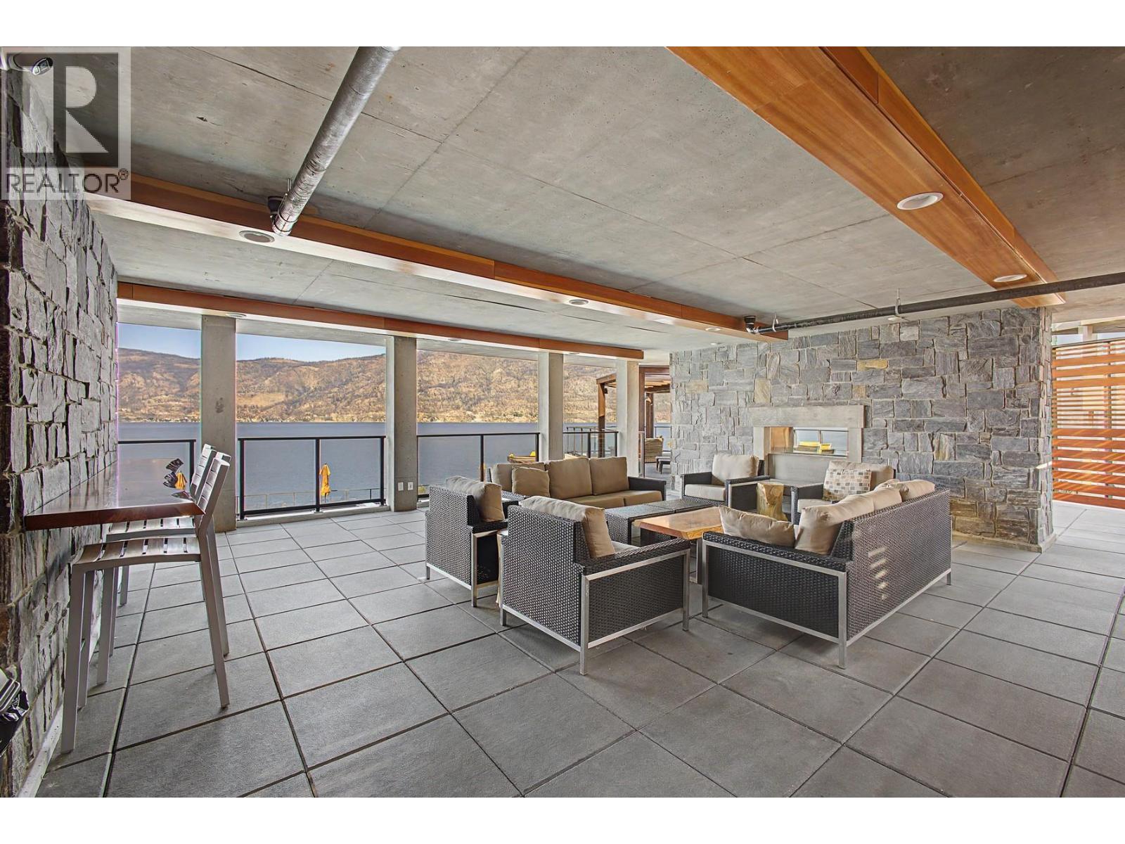 9438 Ledgestone Road, Lake Country