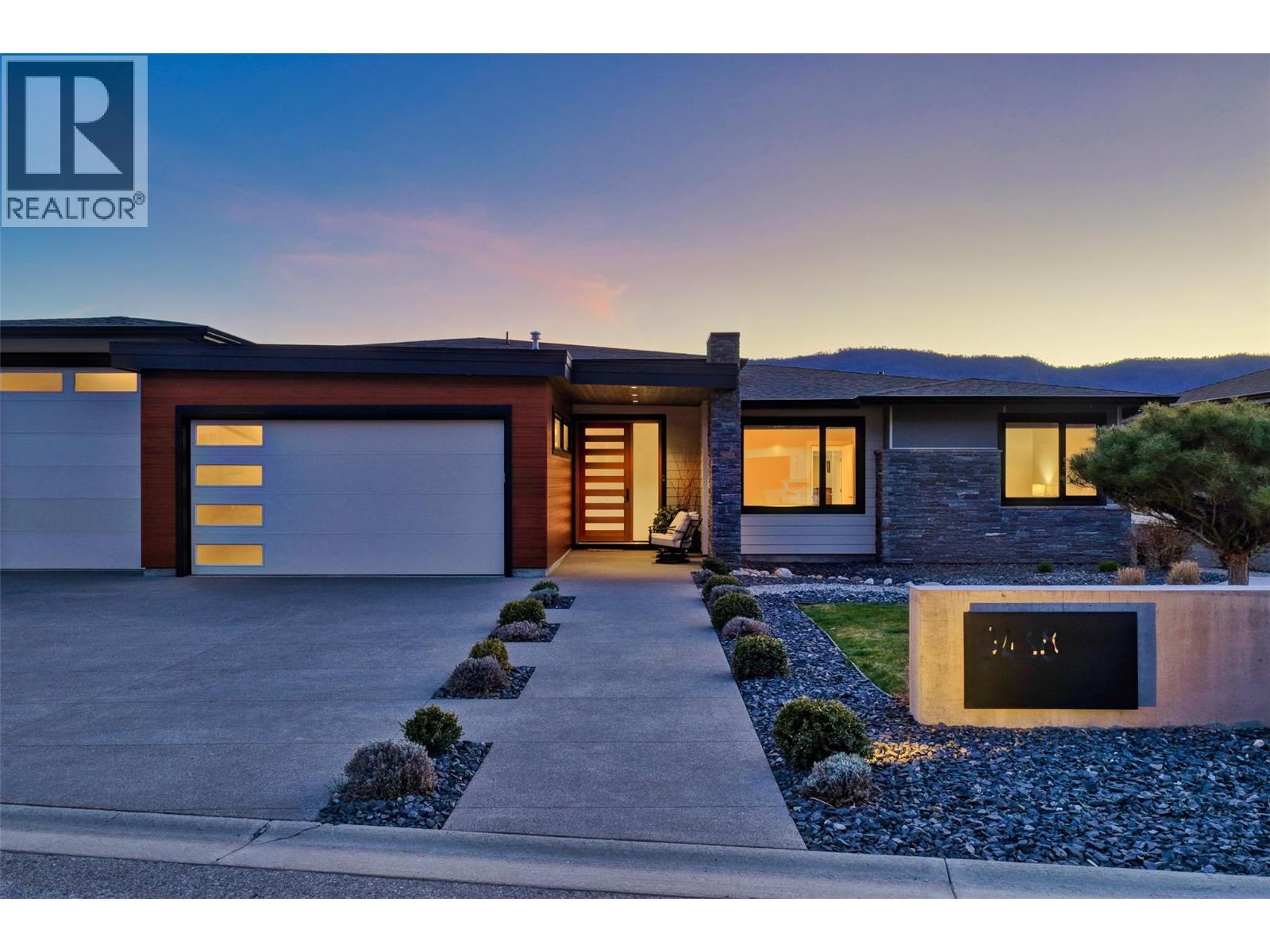 9438 Ledgestone Road, Lake Country