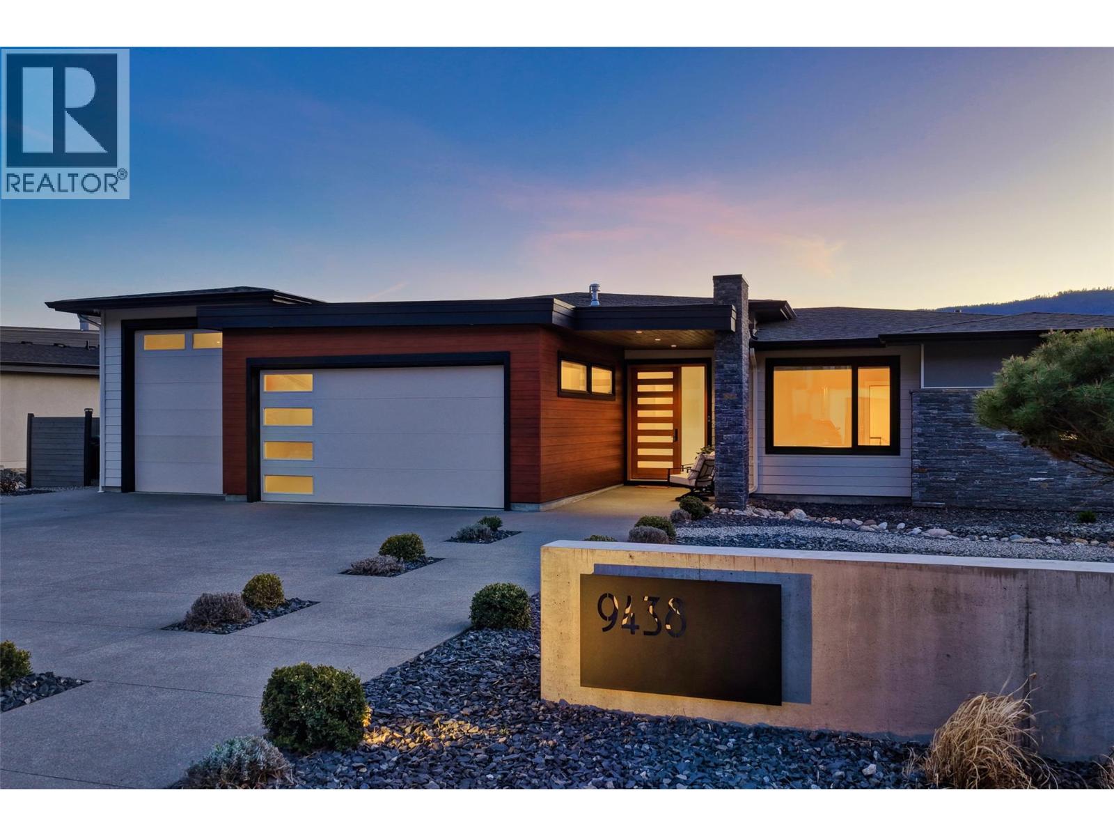 9438 Ledgestone Road, Lake Country