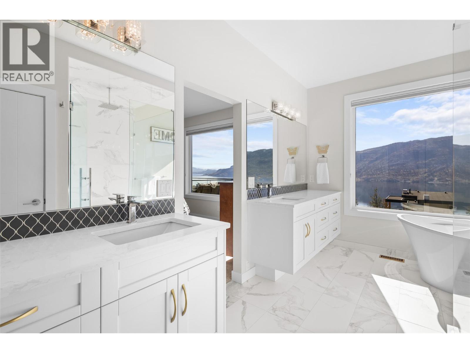 9438 Ledgestone Road, Lake Country