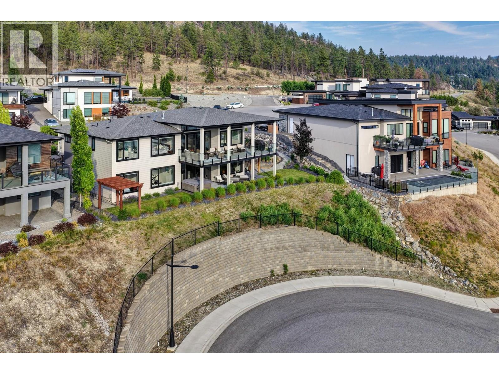 9438 Ledgestone Road, Lake Country