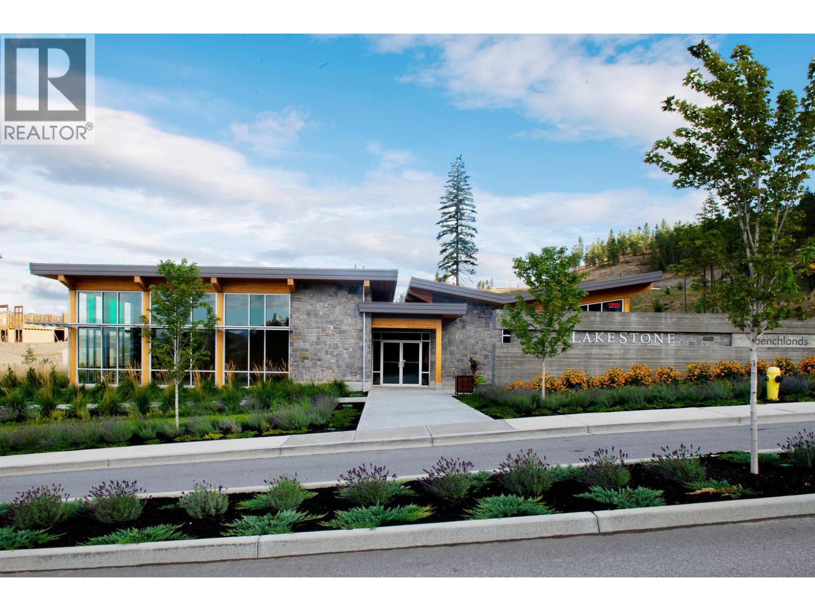 9438 Ledgestone Road, Lake Country