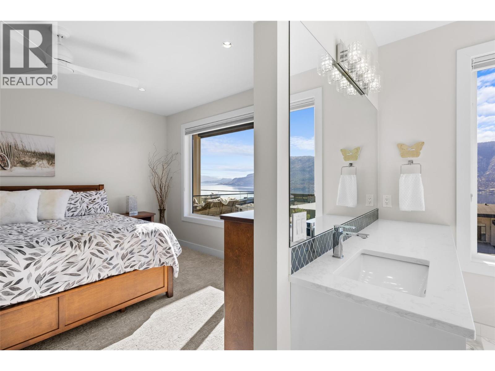 9438 Ledgestone Road, Lake Country