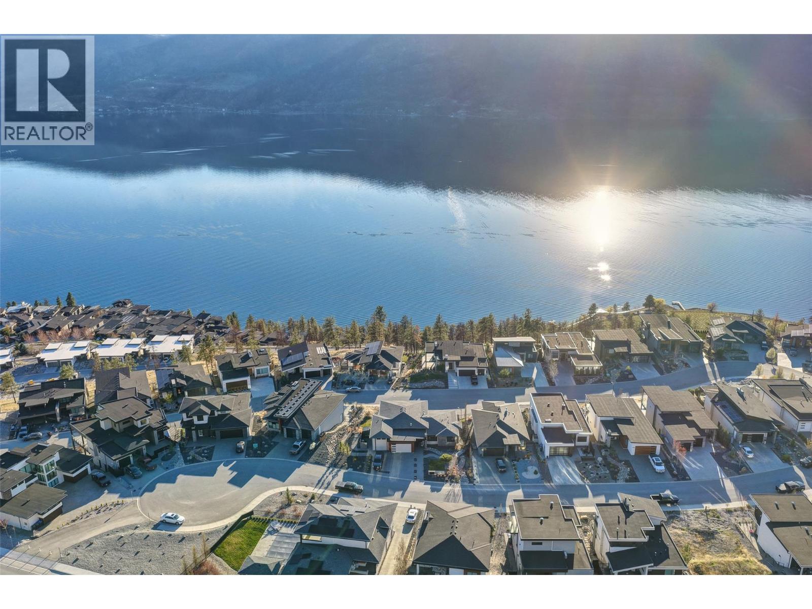 9438 Ledgestone Road, Lake Country