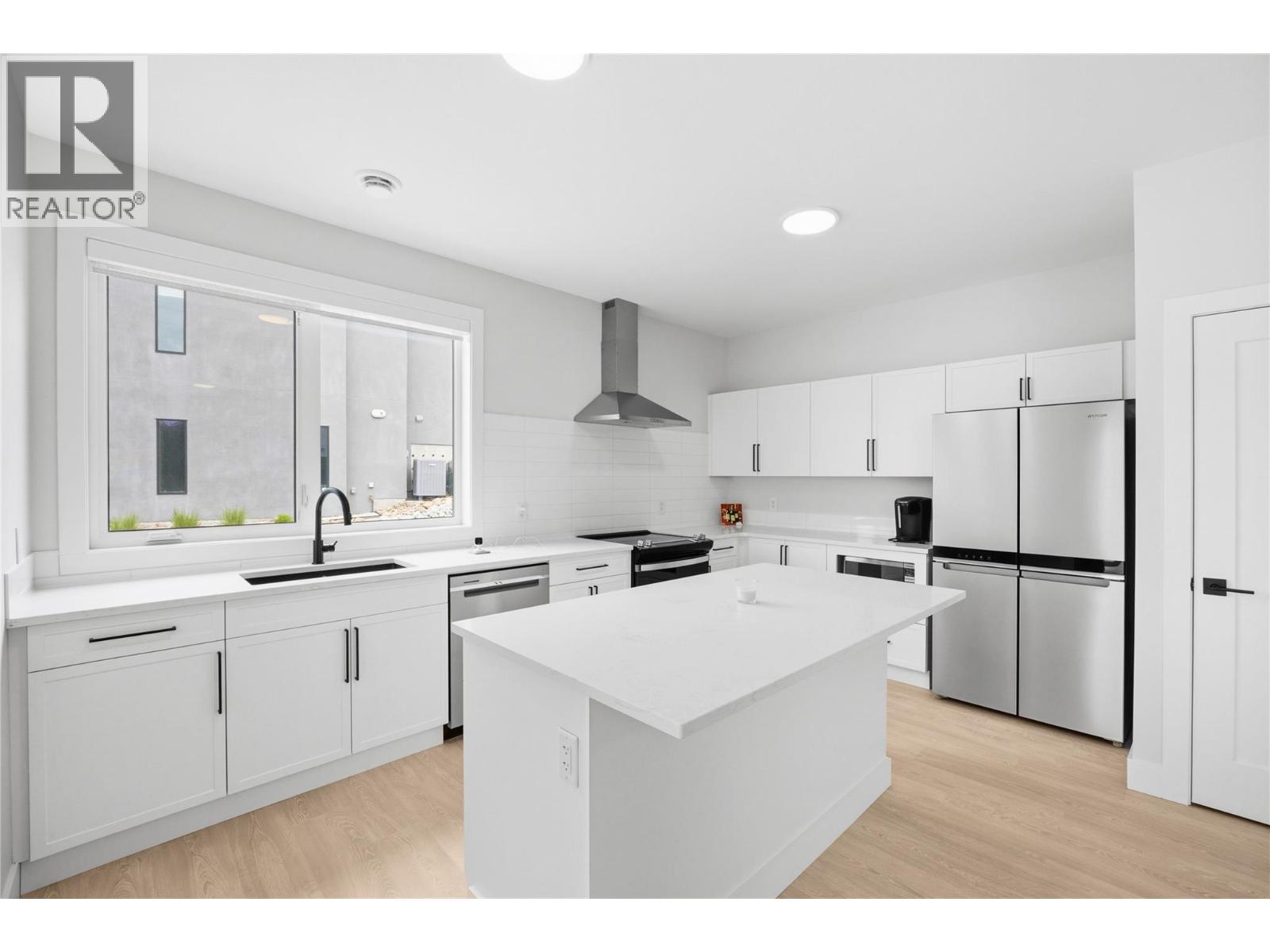 1164 ELK Street, Penticton