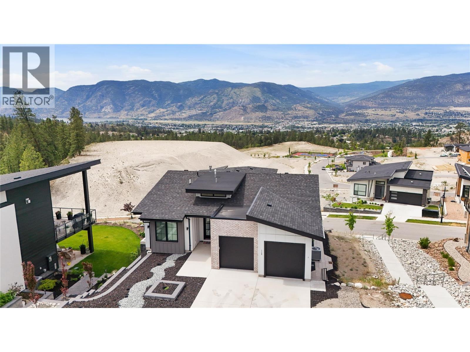 1164 ELK Street, Penticton