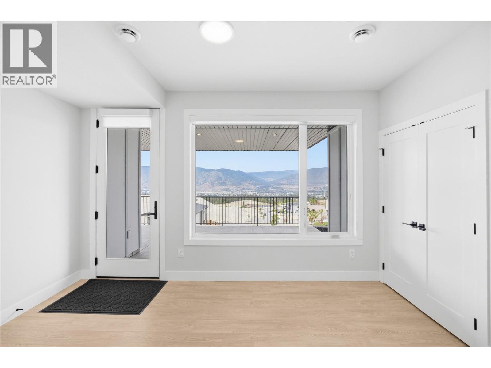 1164 ELK Street, Penticton