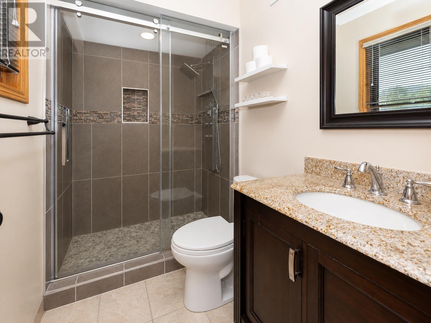 2446 Caspian ST - 9