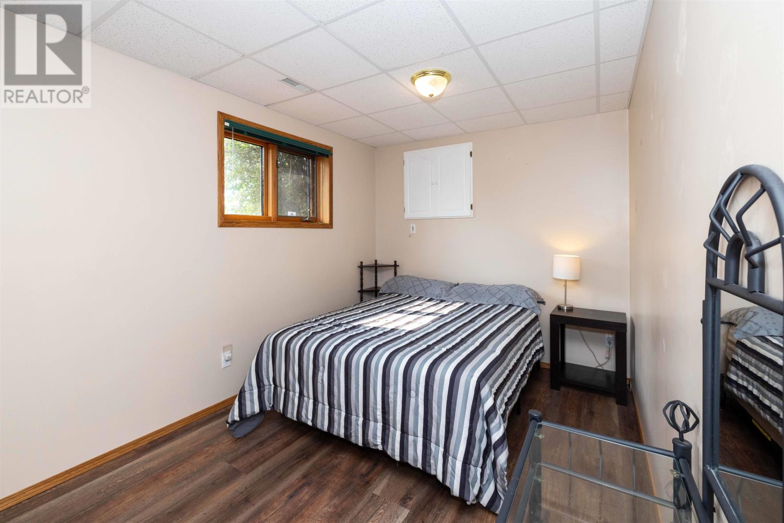 2446 Caspian ST - 18