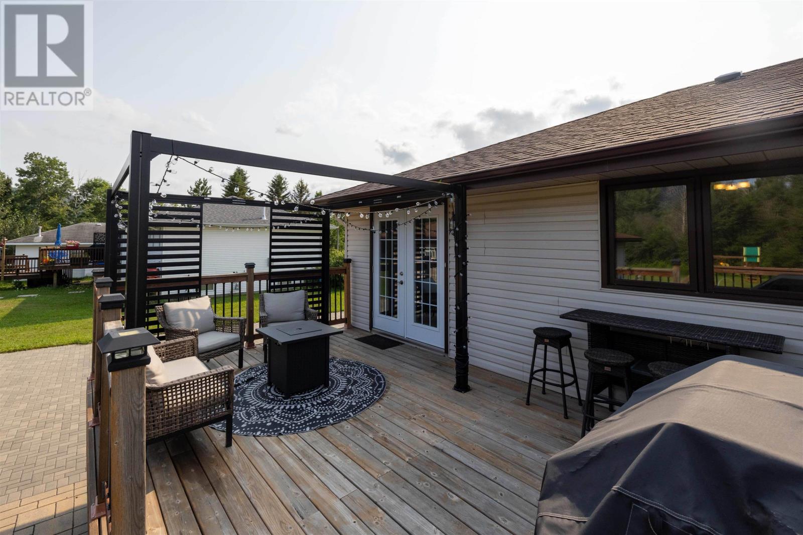 2446 Caspian ST - 23