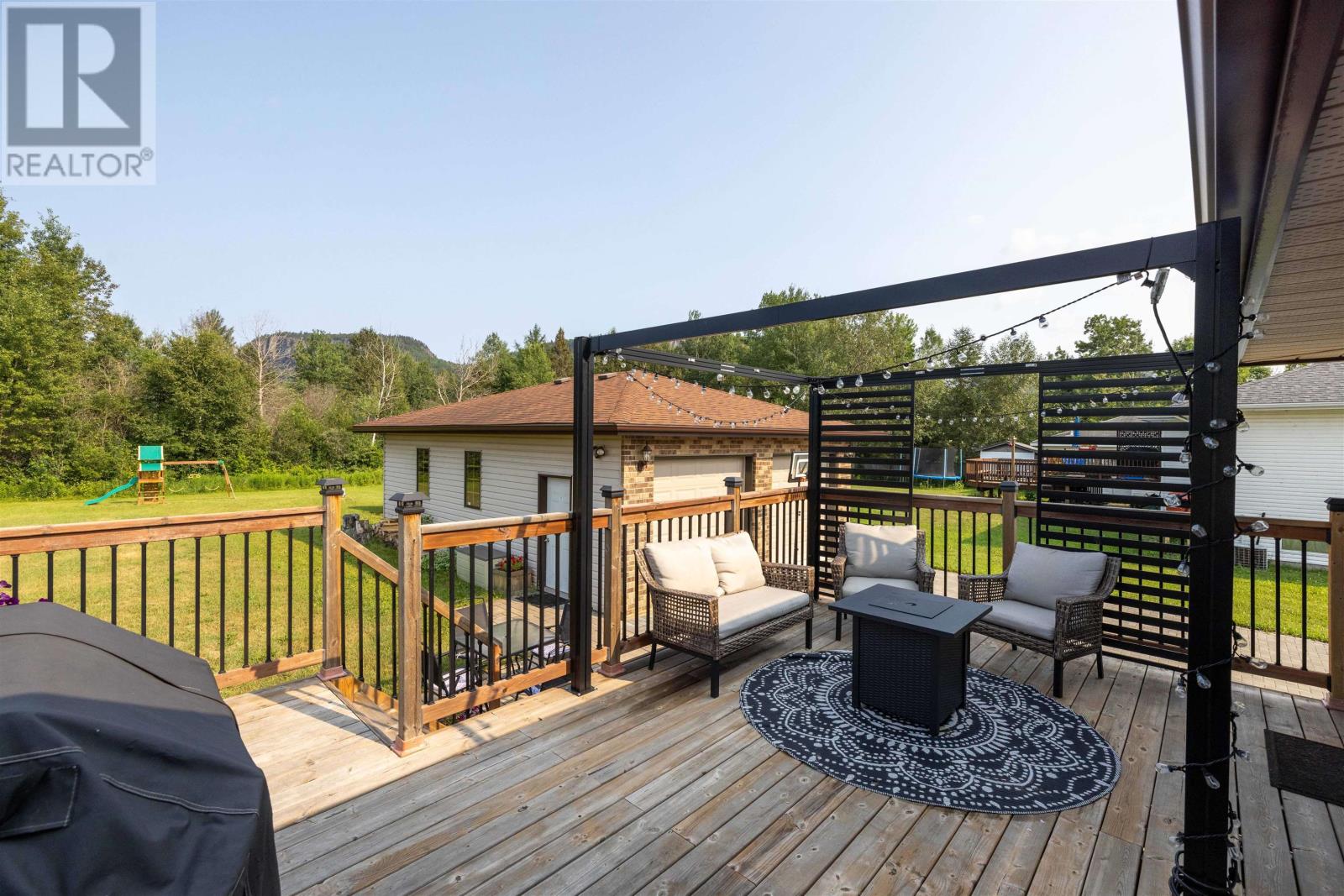 2446 Caspian ST - 24
